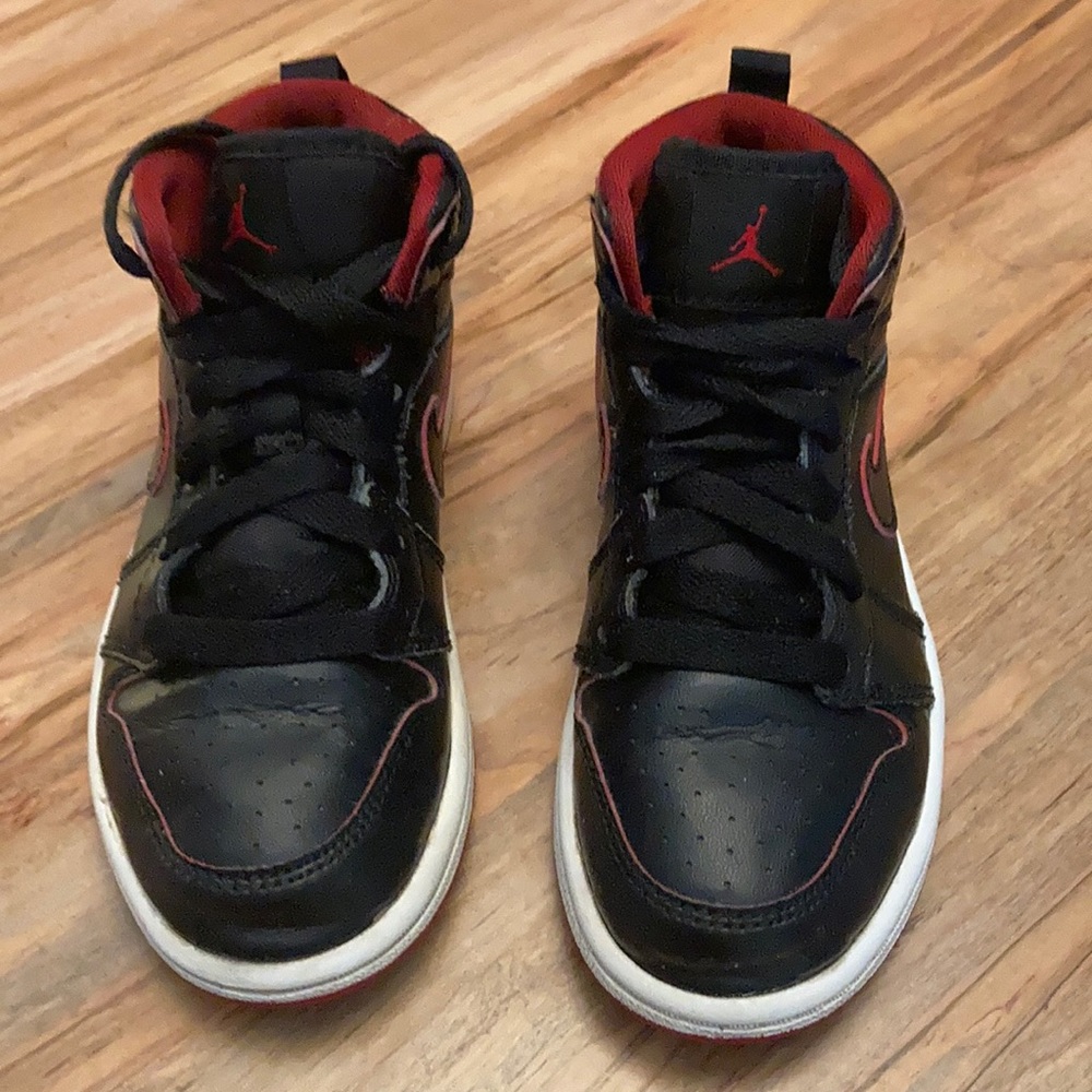 Jordan size 11 1/2 (little kid) black with red